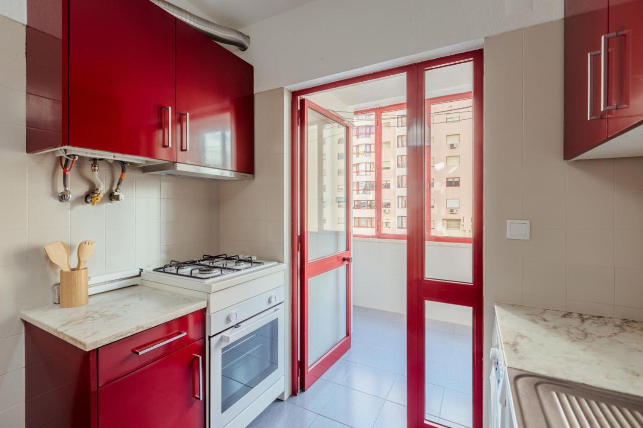 Elegant 3 Bedroom Apt - City Centre - Garage - Metro Lisboa Dış mekan fotoğraf
